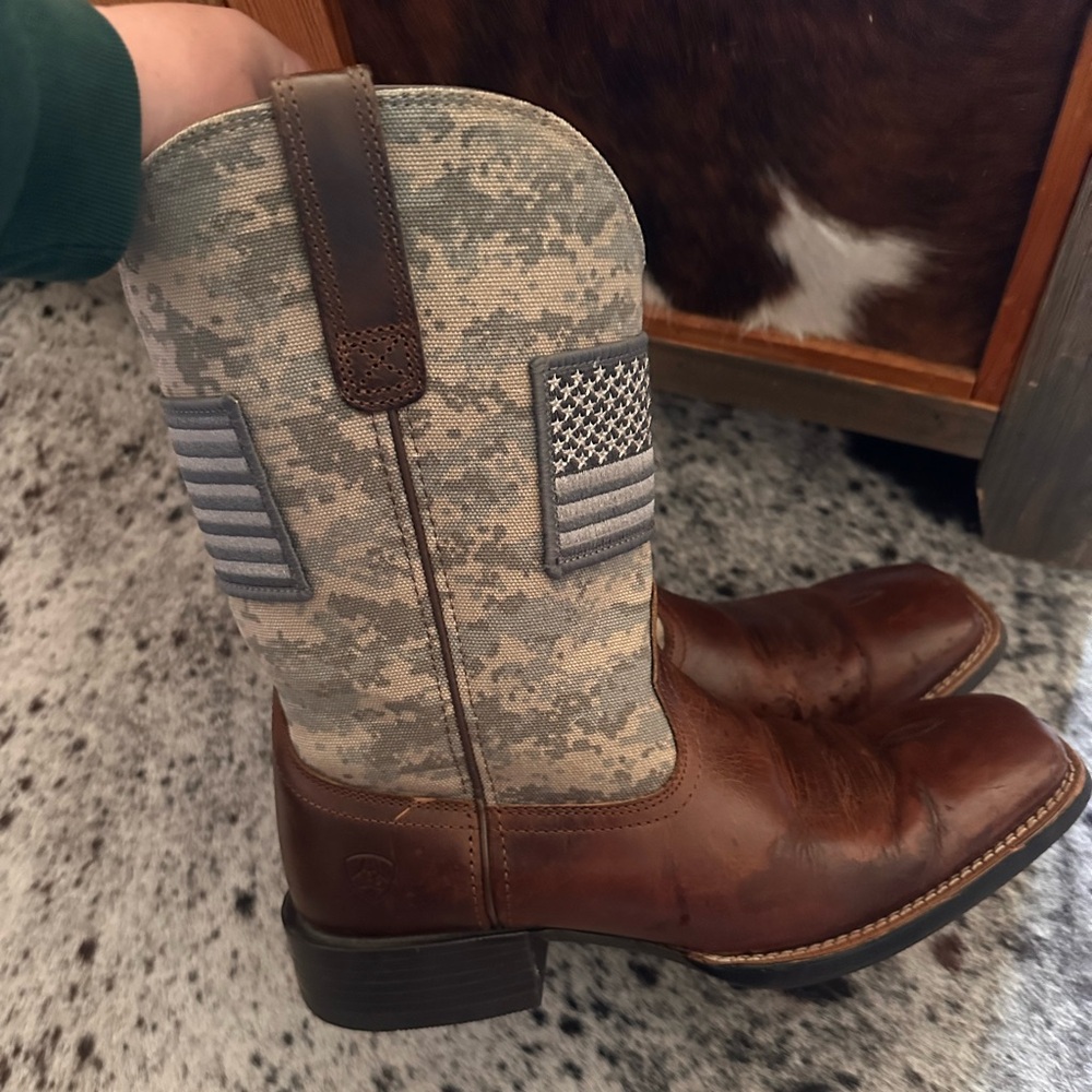 Mens Ariat 9.5EE Patriot USA Cowboy boots